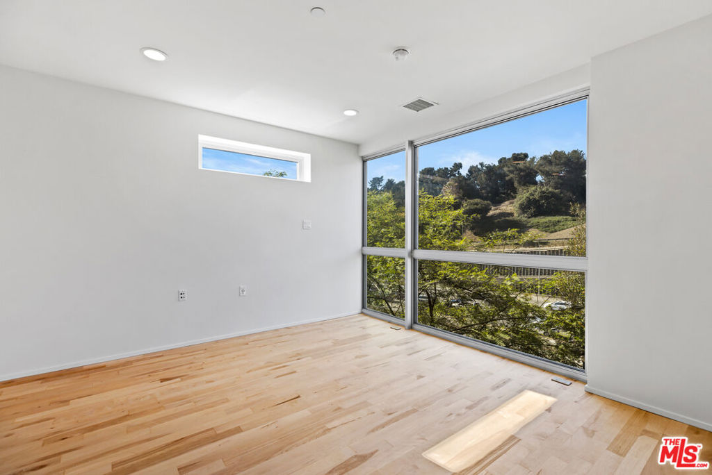 3450 Cahuenga Boulevard 801 Property Photo 17