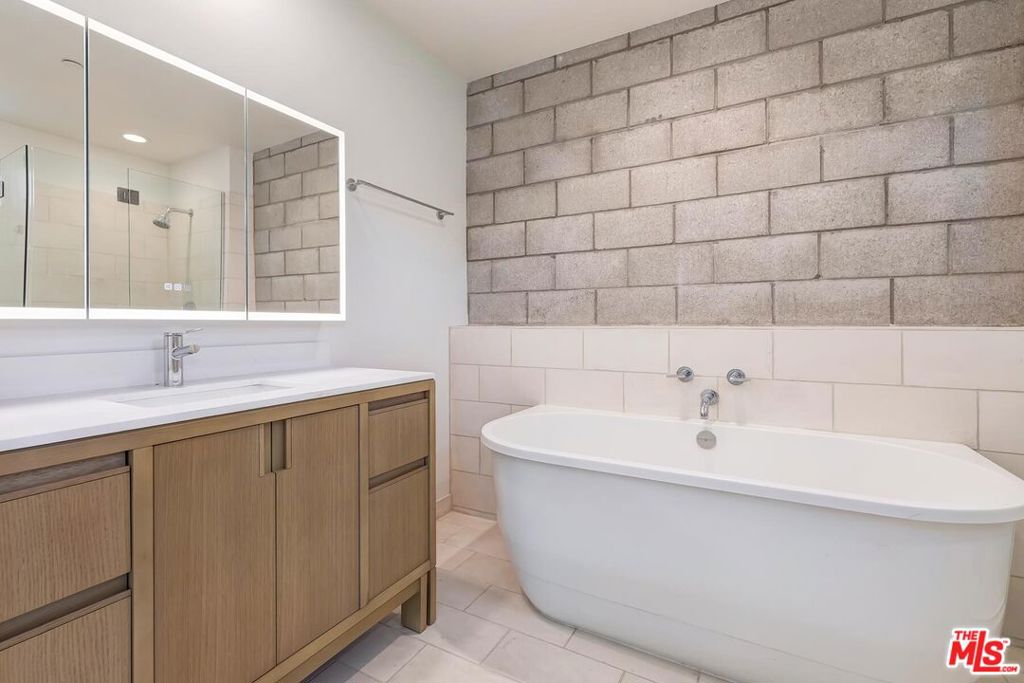 3450 Cahuenga Boulevard 801 Property Photo 18