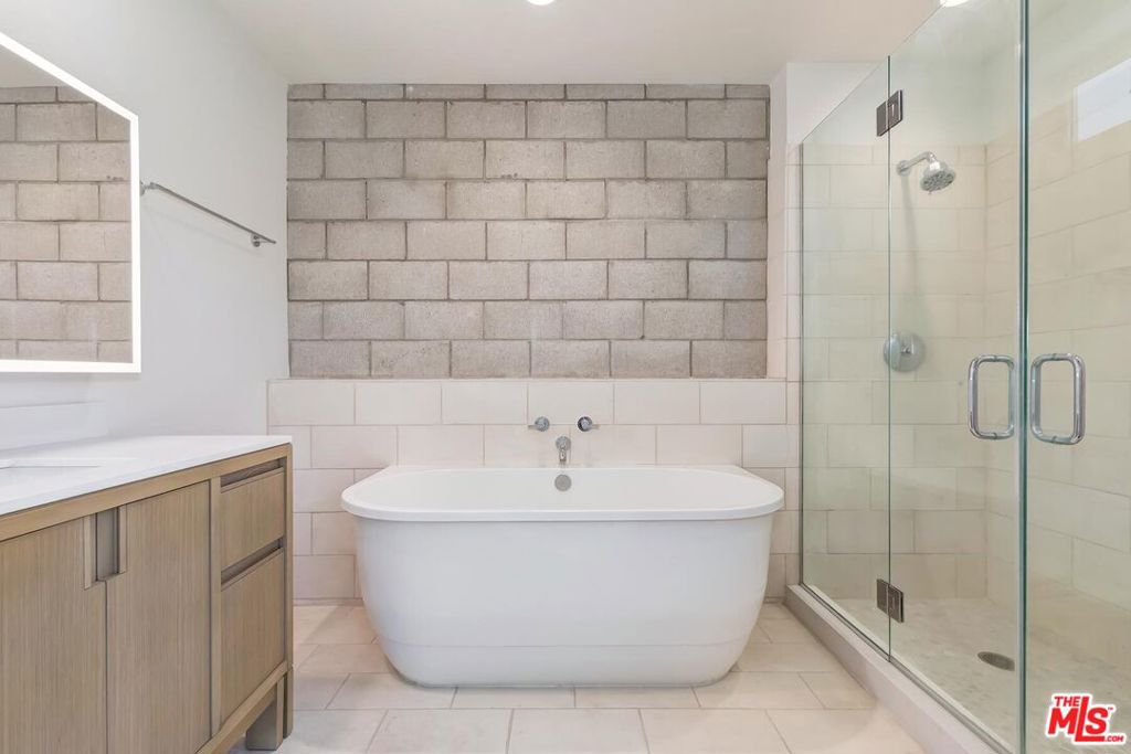 3450 Cahuenga Boulevard 801 Property Photo 19