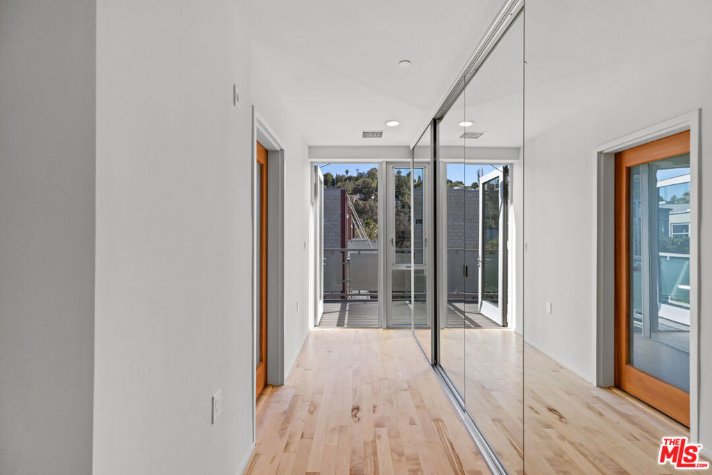 3450 Cahuenga Boulevard 801 Property Photo 21