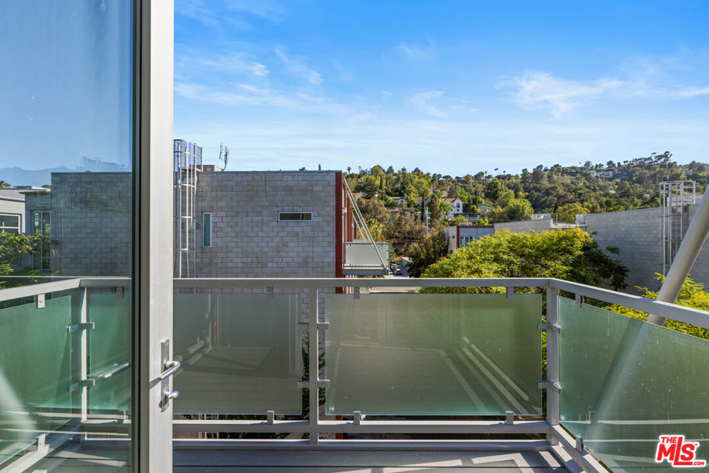 3450 Cahuenga Boulevard 801 Property Photo 22