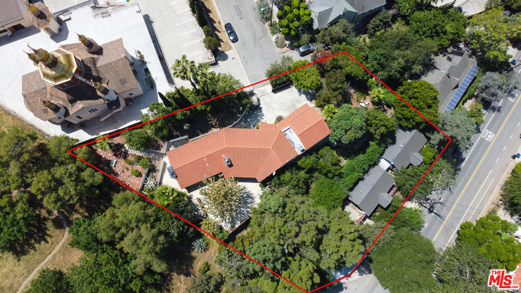 1458 Sutherland Street Property Photo 3