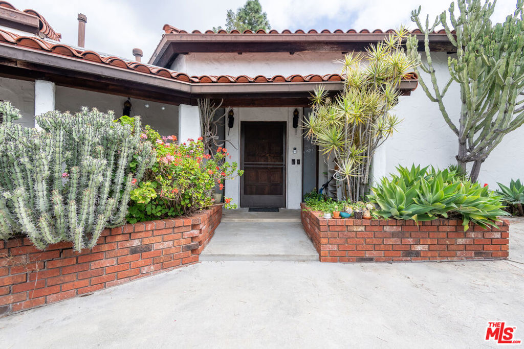 1458 Sutherland Street Property Photo 5