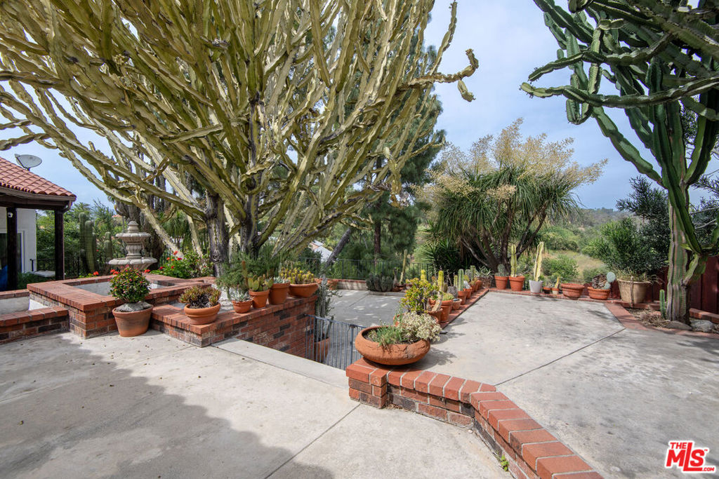 1458 Sutherland Street Property Photo 20