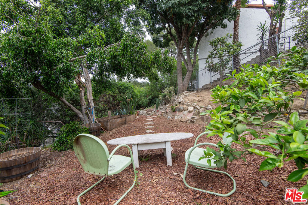 1458 Sutherland Street Property Photo 26