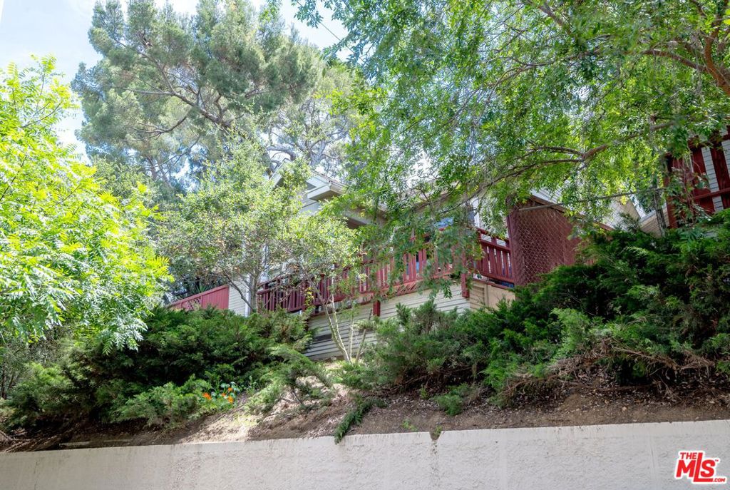 1458 Sutherland Street Property Photo 42
