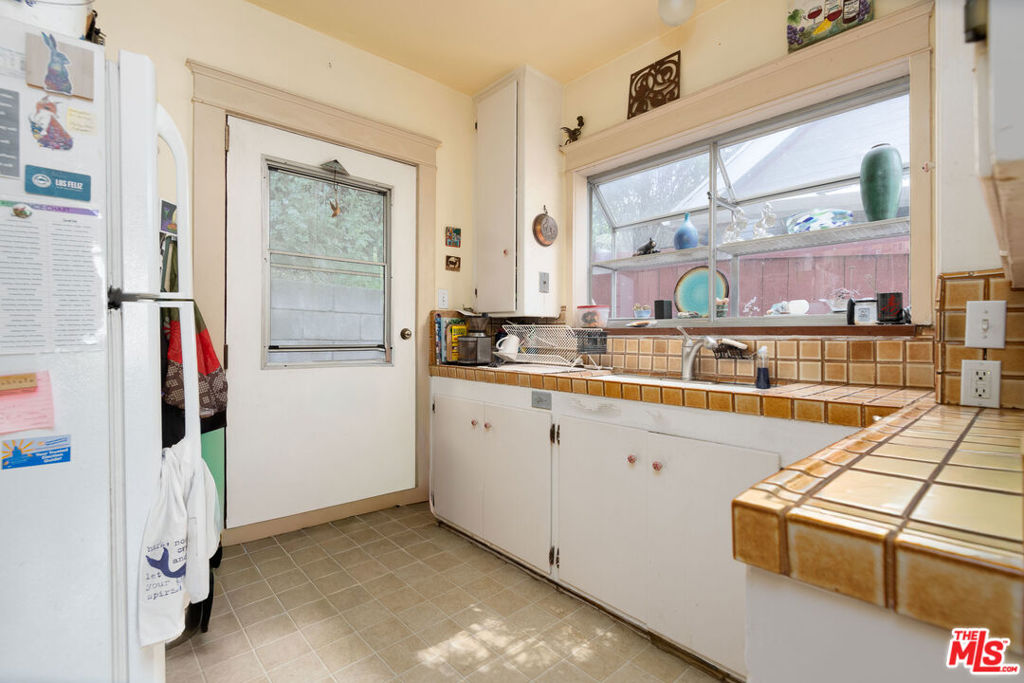 1458 Sutherland Street Property Photo 46