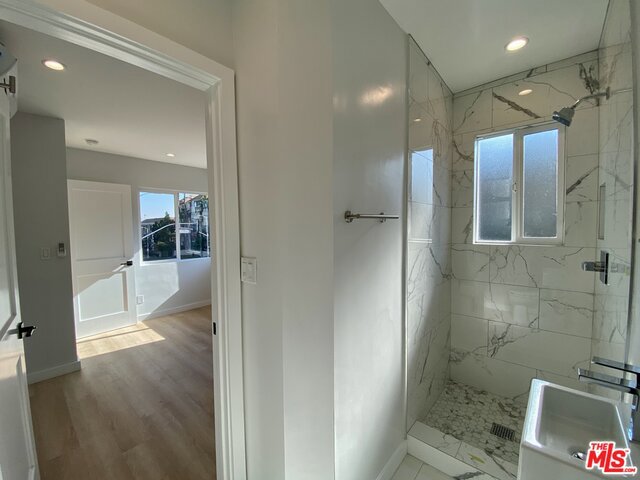 3207 W 3rd Street 7 Property Photo 10