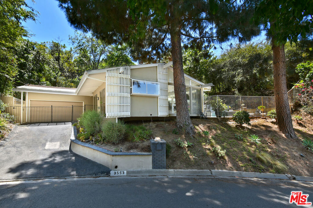 3553 Summerfield Drive Property Photo 1