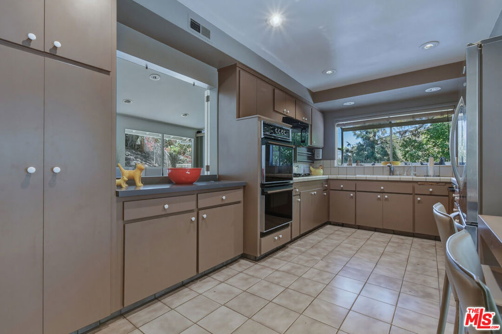 3553 Summerfield Drive Property Photo 12