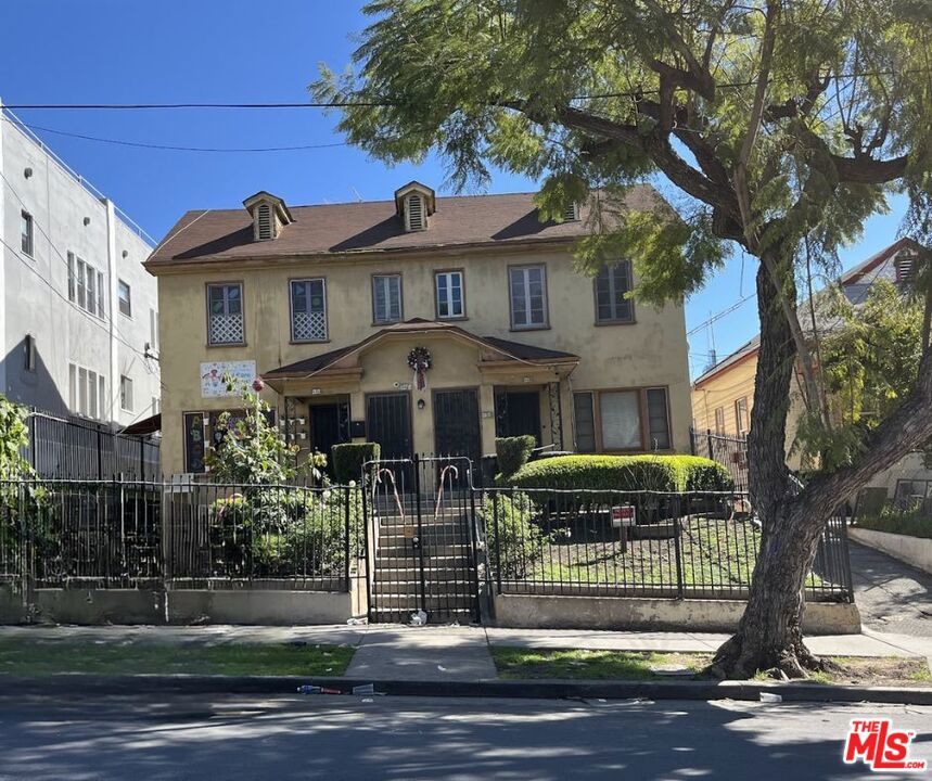 446 S Bonnie Brae Street Property Photo 2