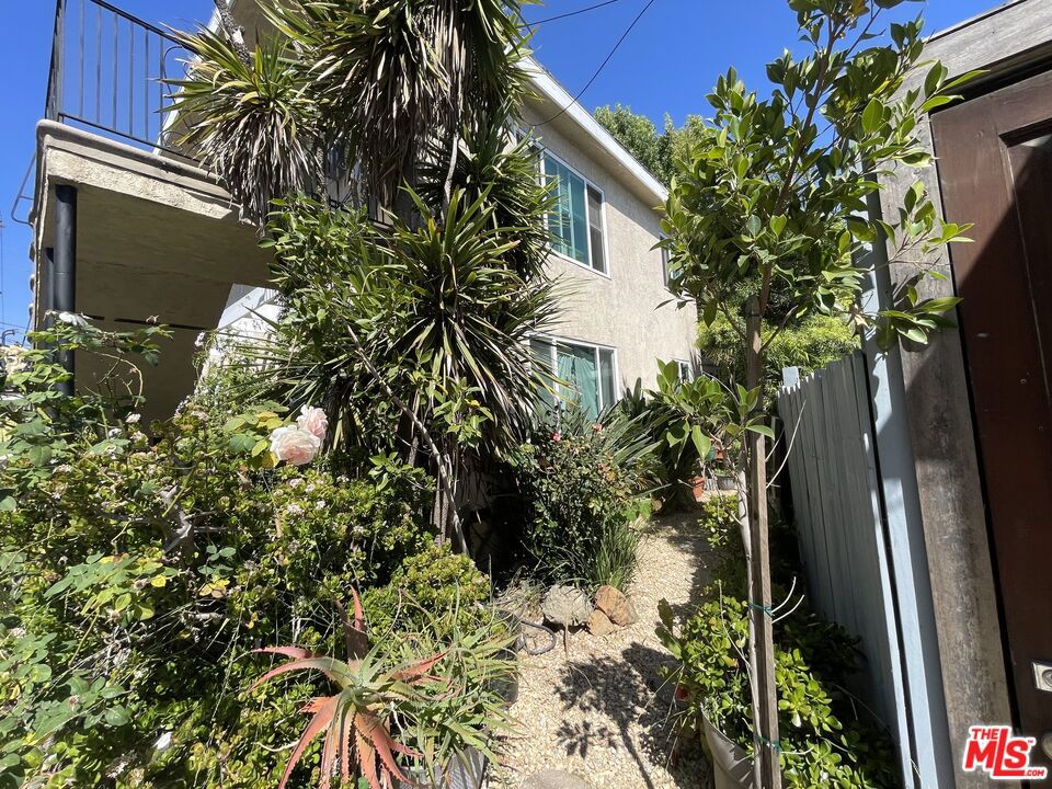 1419 Stanford Street Property Photo 7