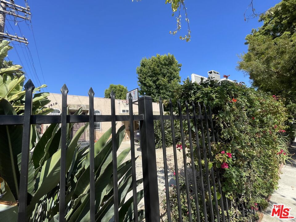 1419 Stanford Street Property Photo 10