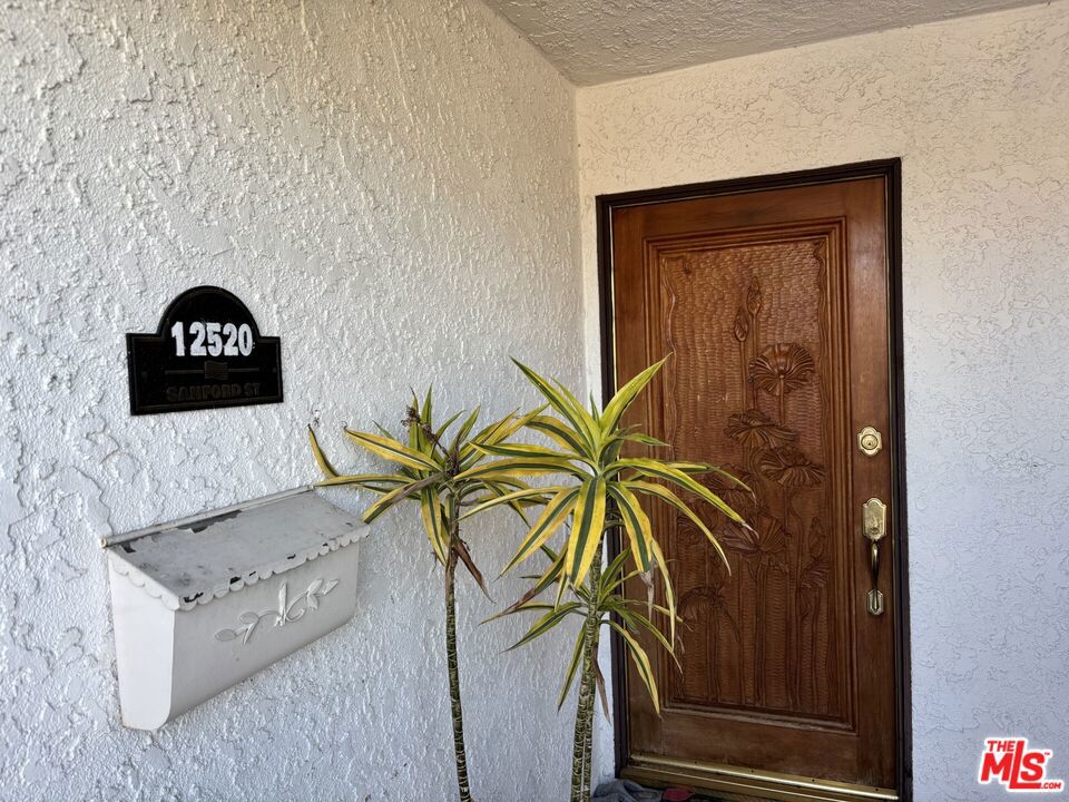12520 Sanford Street Property Photo 2