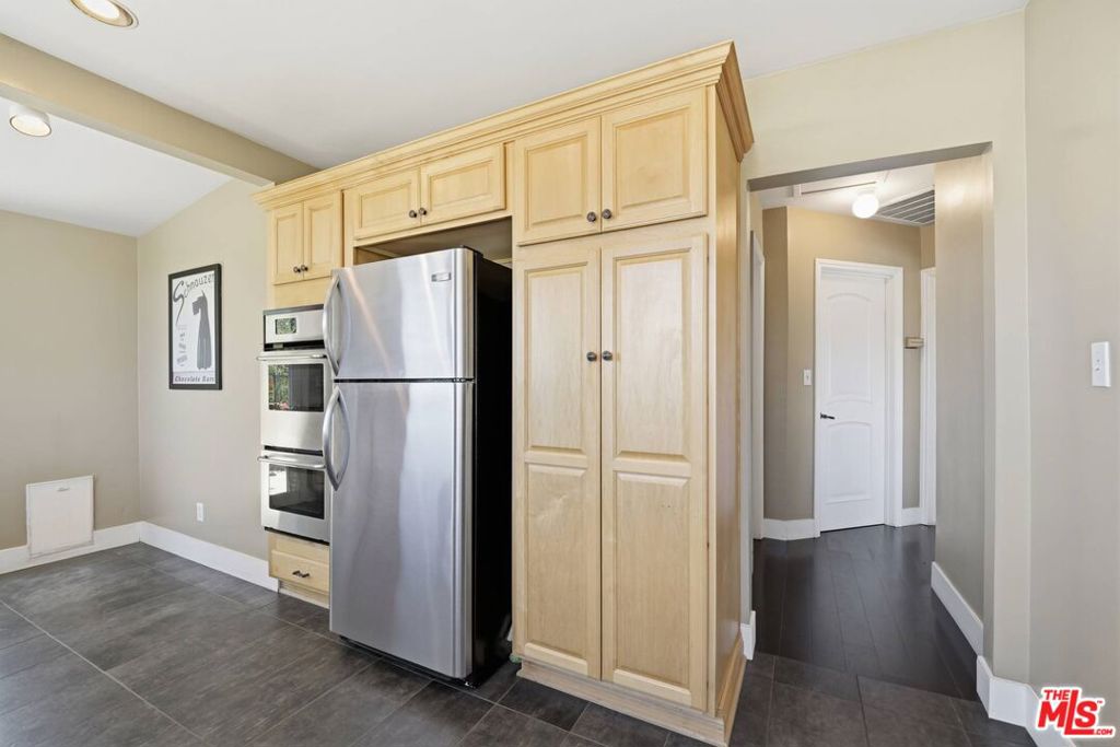 2337 Sunset Heights Drive Property Photo 14