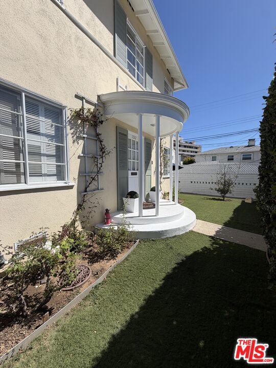 1312 1314 Devon Avenue 1314 Property Photo 3