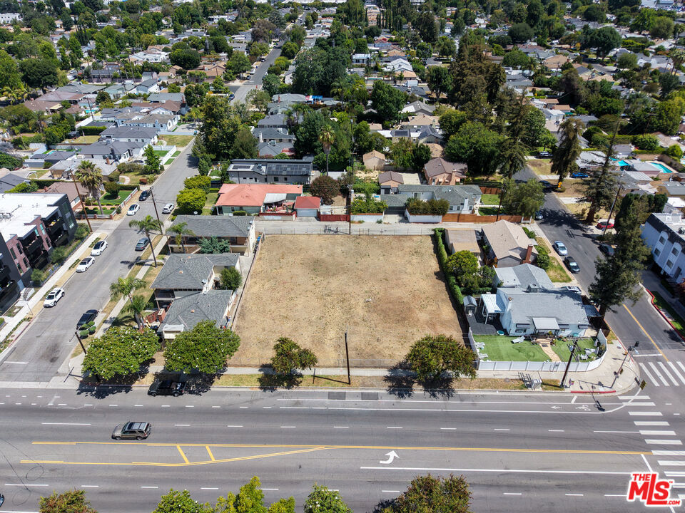 14715 Burbank Boulevard Property Photo 3