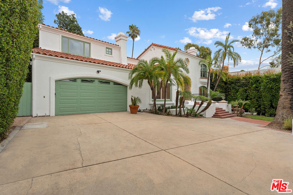 1200 N Doheny Drive Property Photo 6