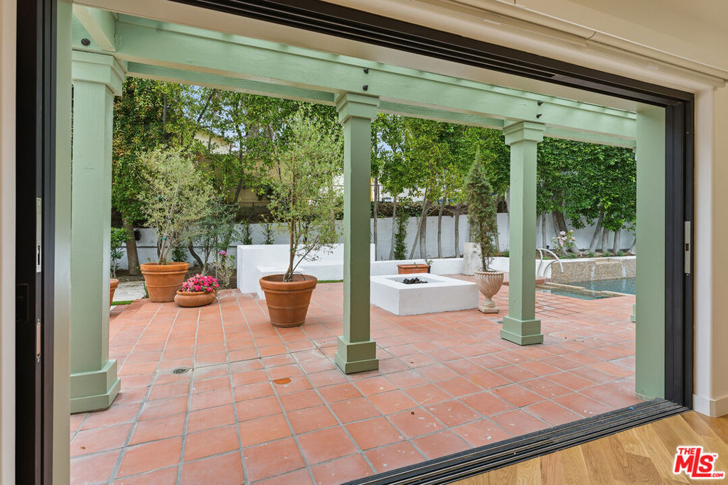 1200 N Doheny Drive Property Photo 17