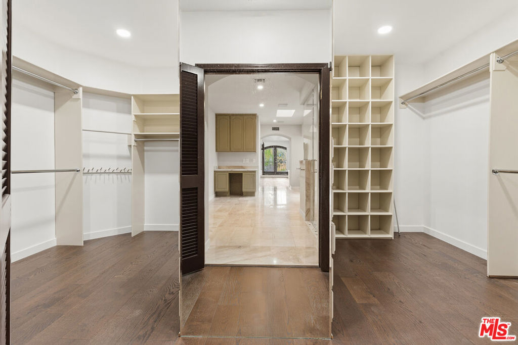 1200 N Doheny Drive Property Photo 20