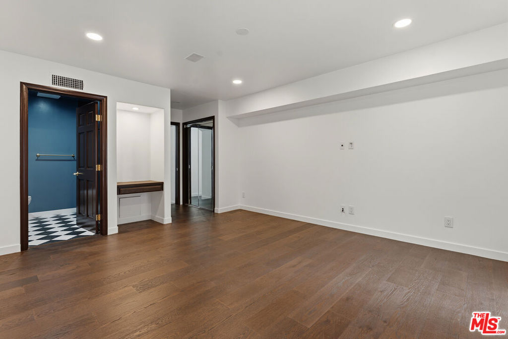 1200 N Doheny Drive Property Photo 23