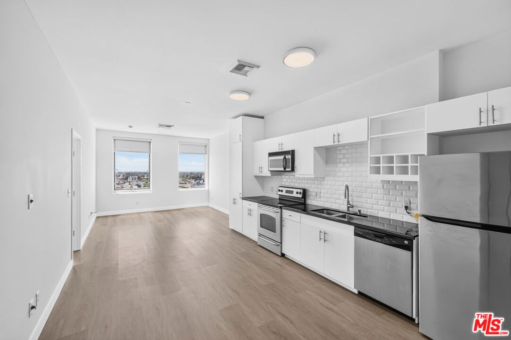 3810 Wilshire Boulevard 1108 Property Photo 1