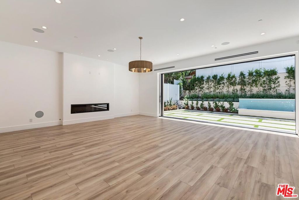 9224 Monte Mar Drive Property Photo 3