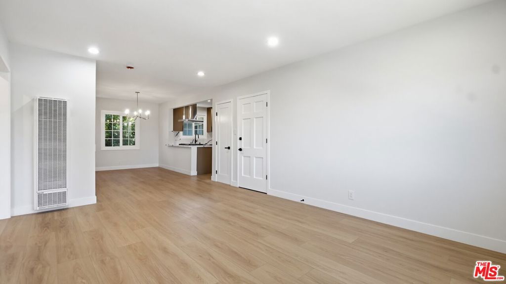 4030 Abourne Road C Property Photo 6