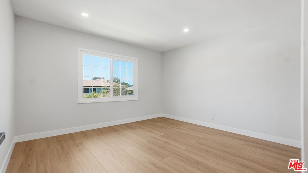 4030 Abourne Road C Property Photo 12