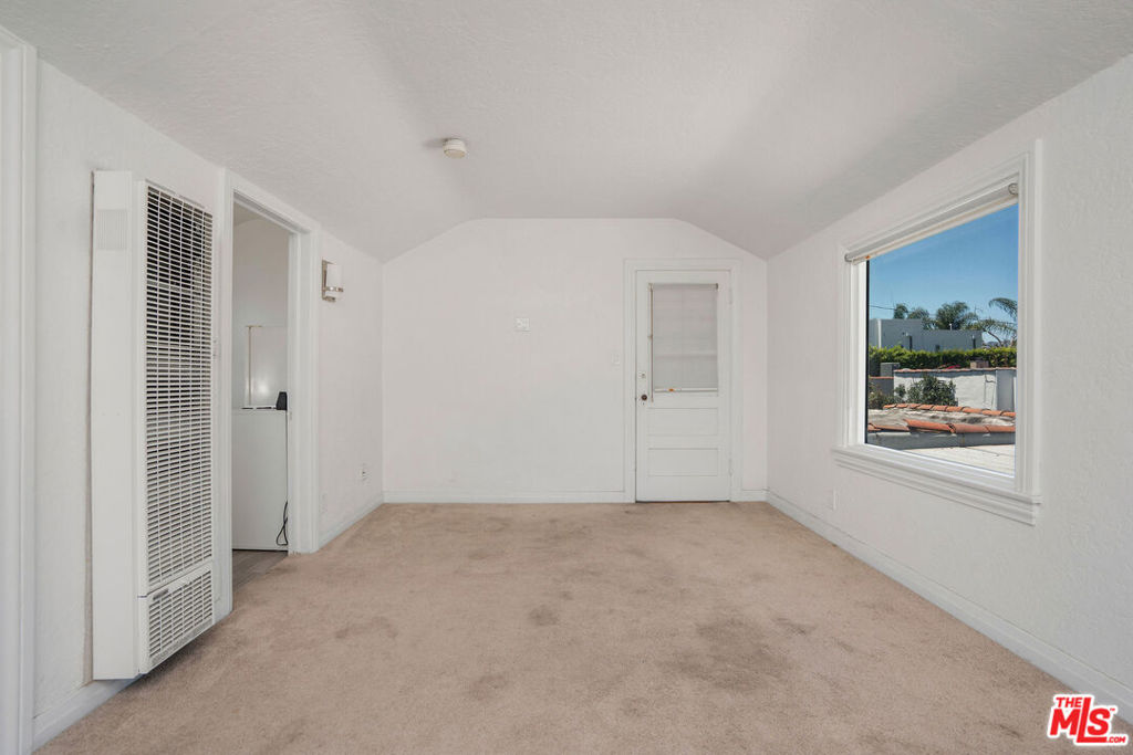 6321 W 5th Street Property Photo 17
