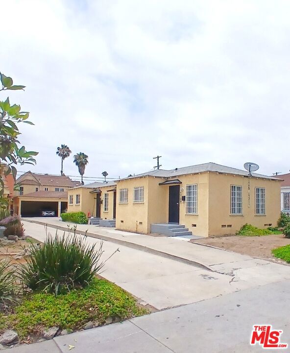 1733 S La Brea Avenue Property Photo 5