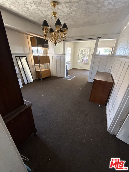 913 W 77th Street Property Photo 12