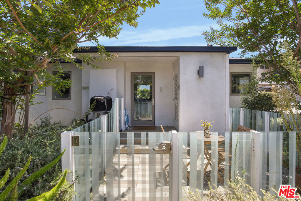 1446 Yale Street Property Photo 12