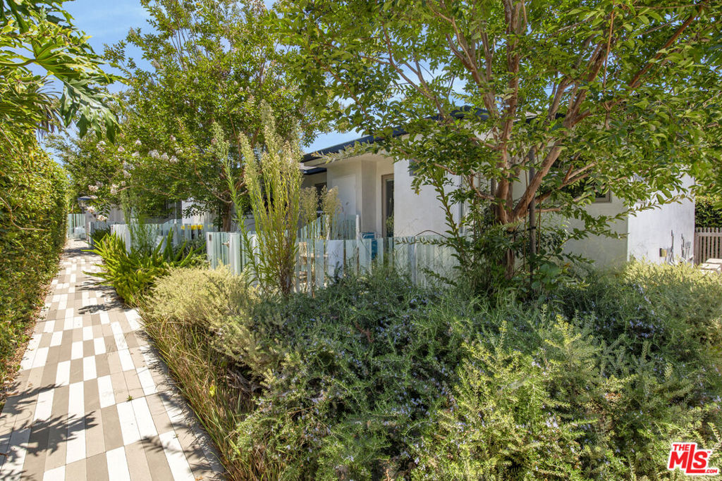 1446 Yale Street Property Photo 13
