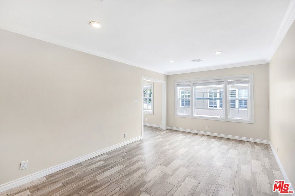 8613 1/4 W Olympic Boulevard Property Photo 1