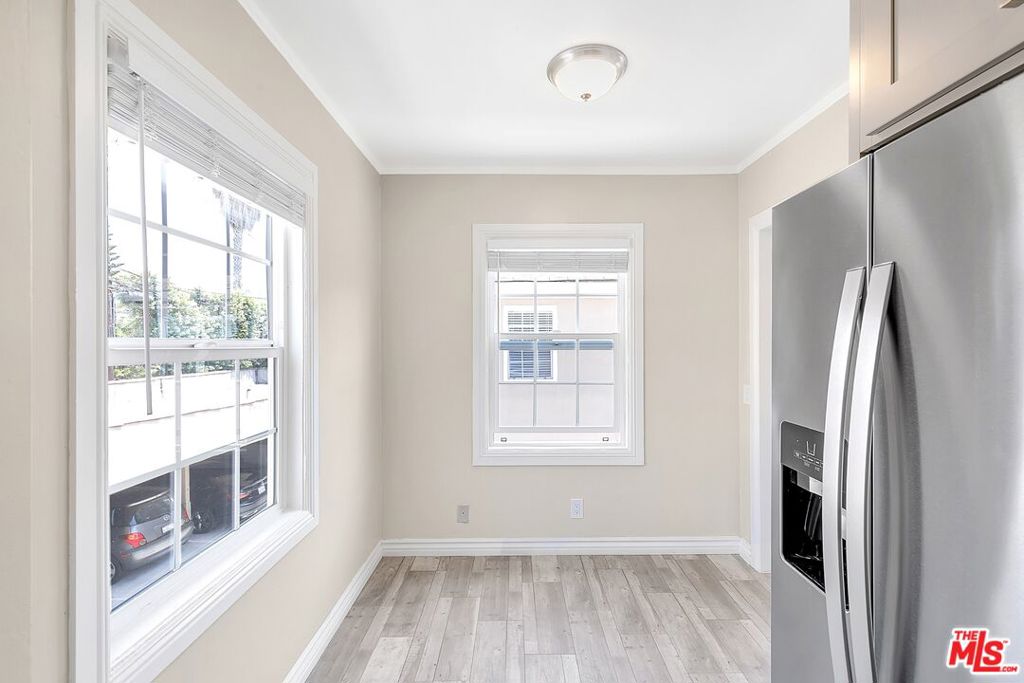 8613 1/4 W Olympic Boulevard Property Photo 6