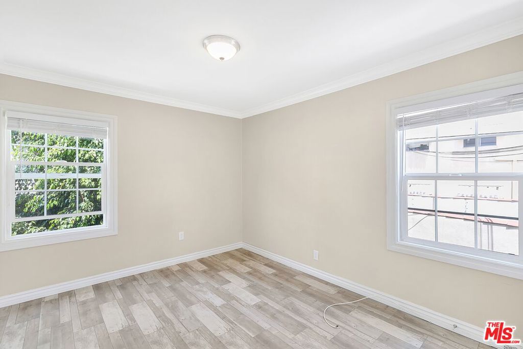 8613 1/4 W Olympic Boulevard Property Photo 7