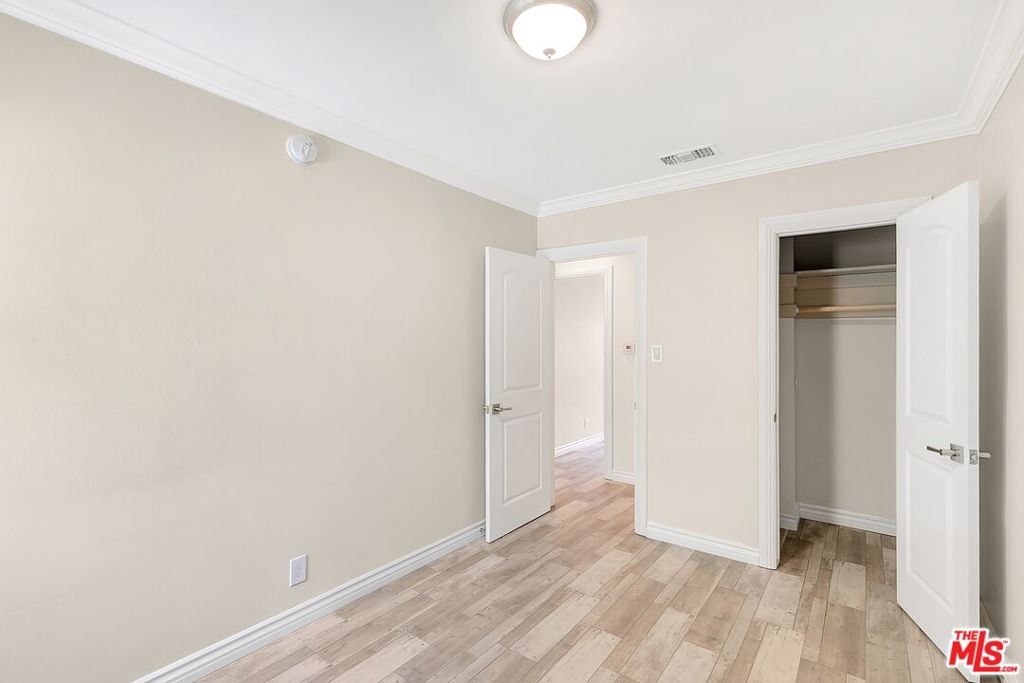 8613 1/4 W Olympic Boulevard Property Photo 10
