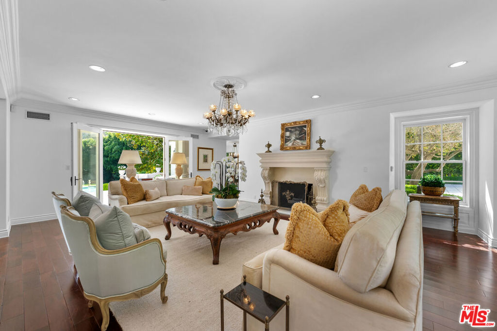 10914 Bellagio Road Property Photo 4