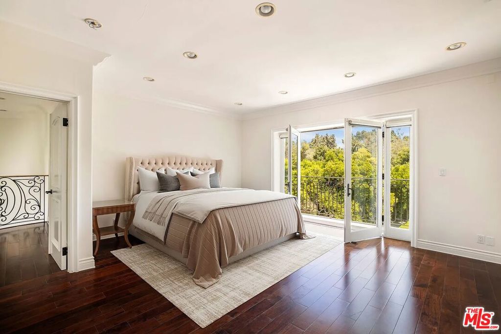 10914 Bellagio Road Property Photo 9