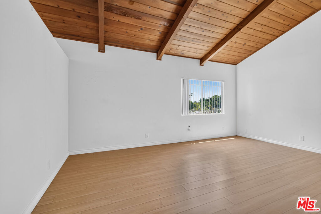 13217 Venice Boulevard Property Photo 10