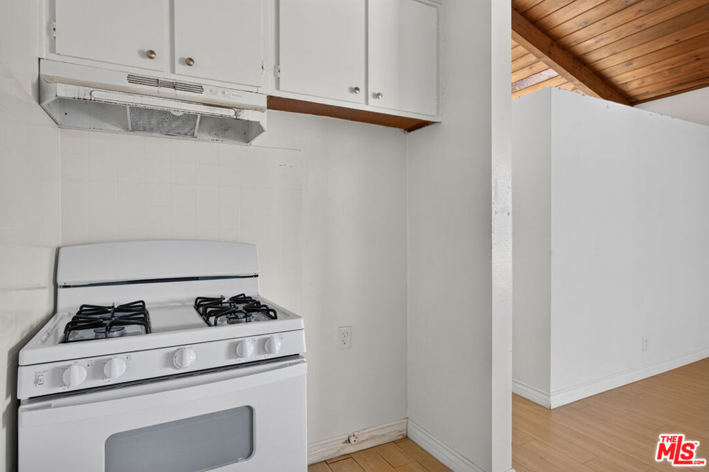 13217 Venice Boulevard Property Photo 14