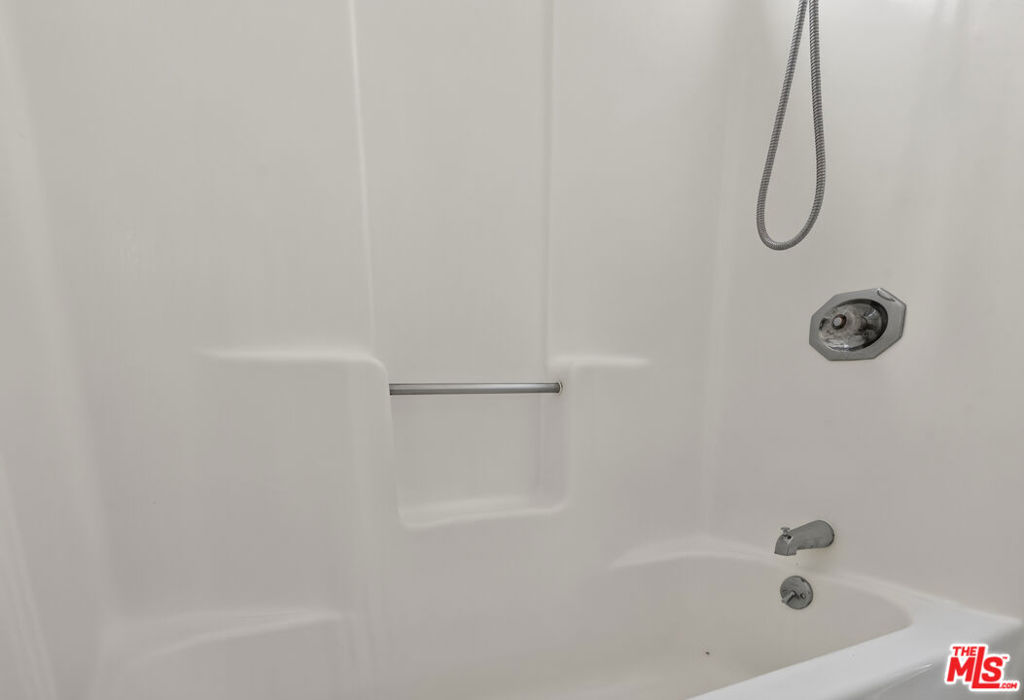 13217 Venice Boulevard Property Photo 20