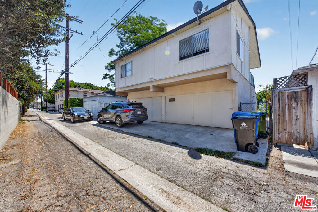 13217 Venice Boulevard Property Photo 22