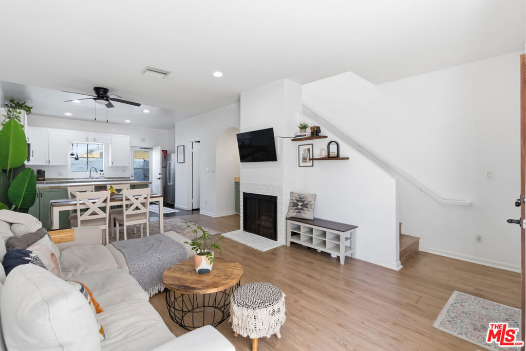 856 W Beach Avenue 16 Property Photo 1