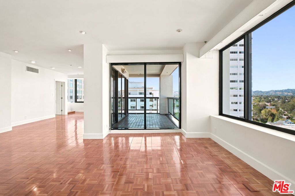 10724 Wilshire Boulevard 1104 Property Photo 3