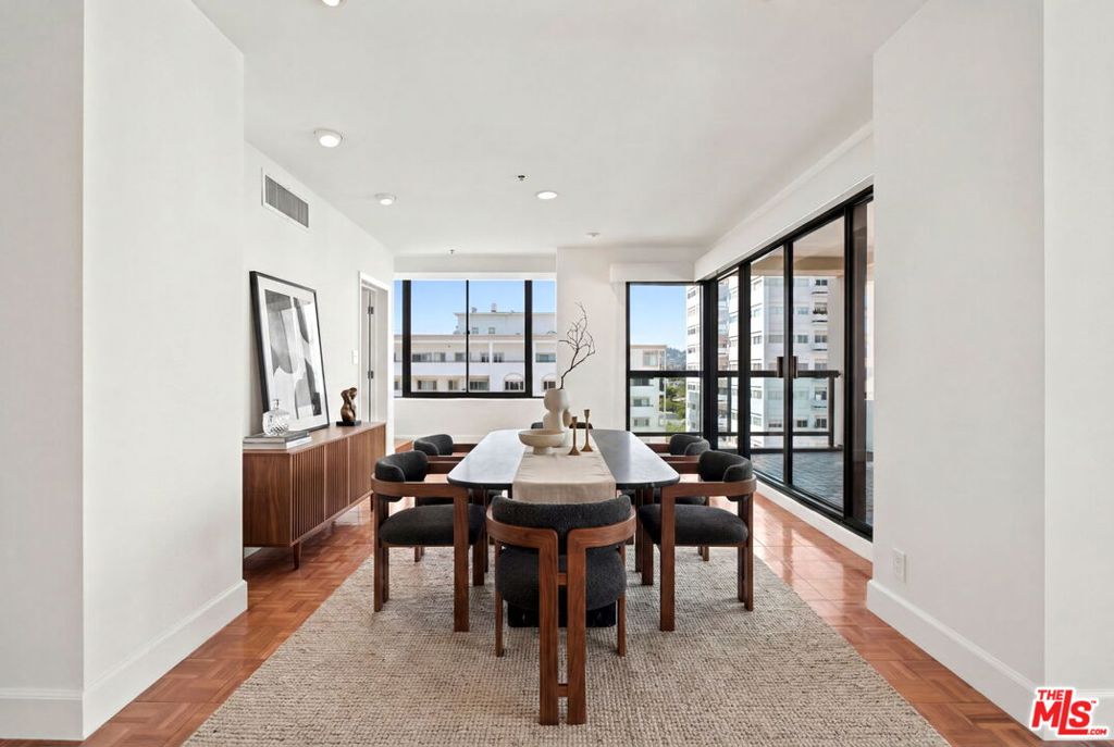 10724 Wilshire Boulevard 1104 Property Photo 5