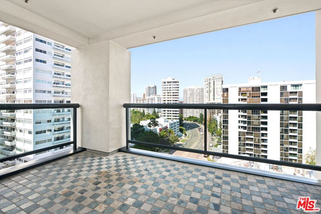 10724 Wilshire Boulevard 1104 Property Photo 8