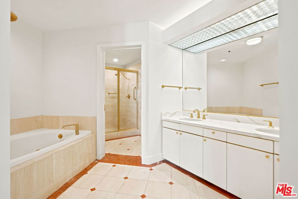 10724 Wilshire Boulevard 1104 Property Photo 22