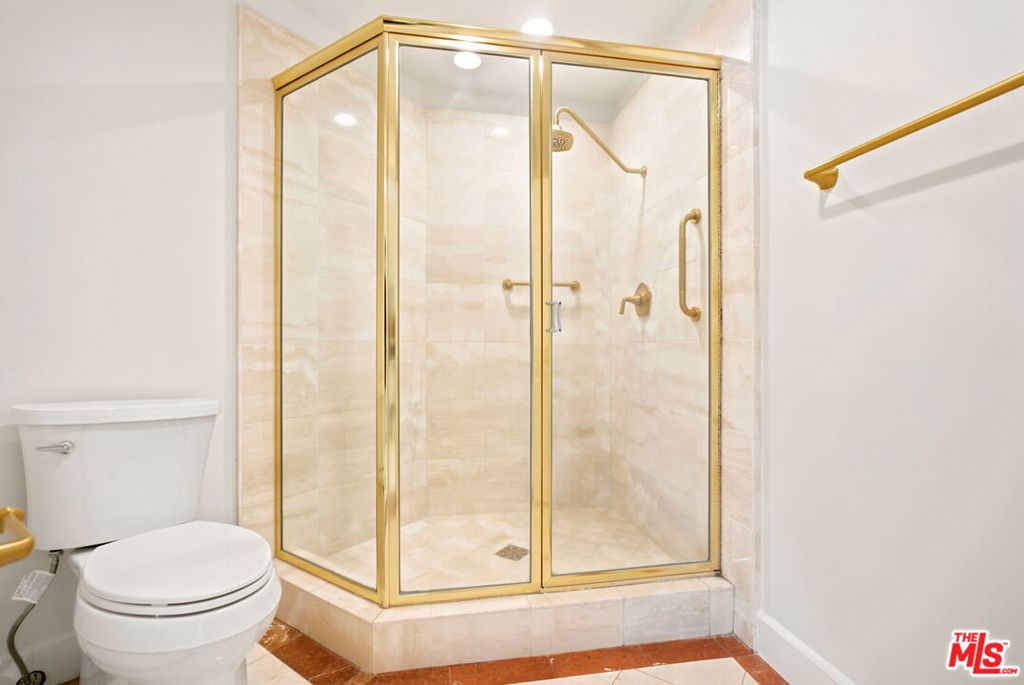 10724 Wilshire Boulevard 1104 Property Photo 25